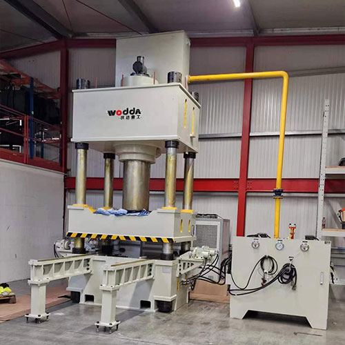 630噸熱壓PE頭盔、面罩成型液壓機(jī)