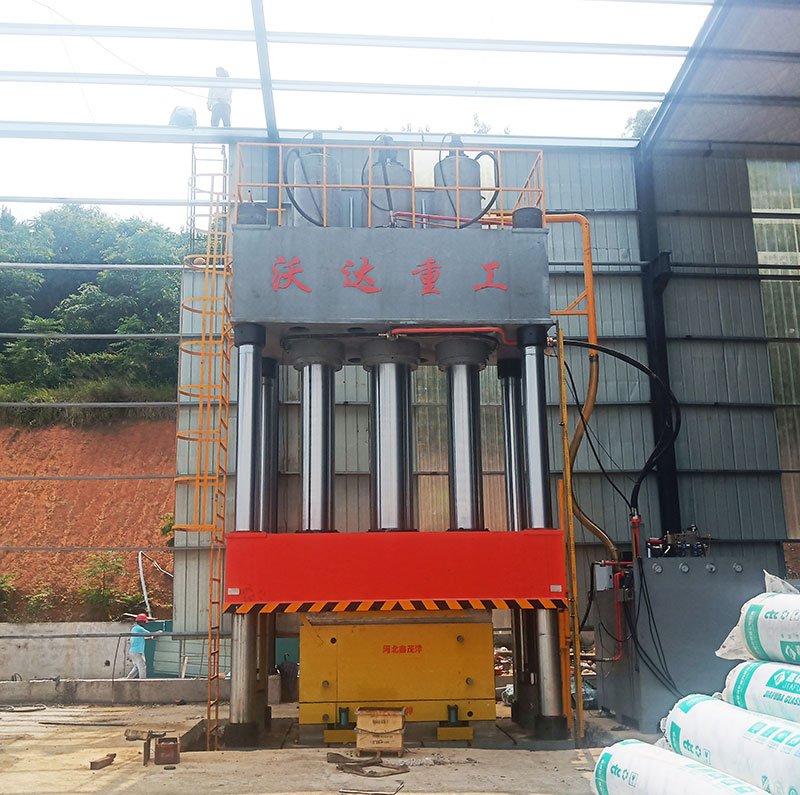 四柱液壓機(jī) 四柱液壓機(jī)的安裝調(diào)試