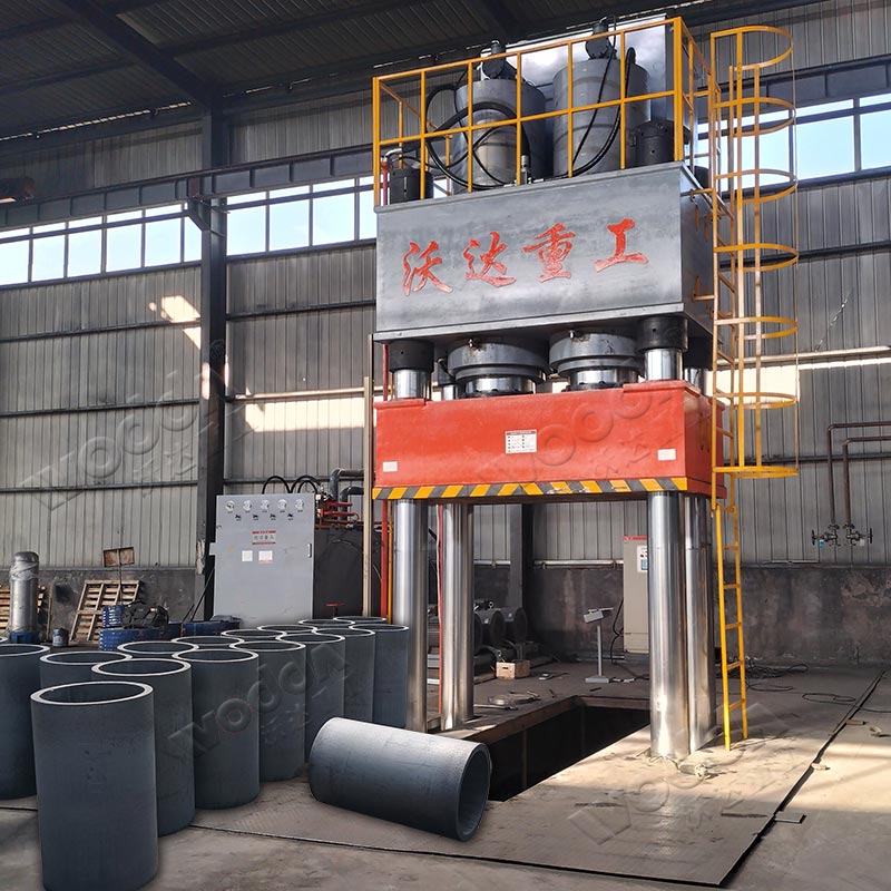 2000噸石墨坩堝成型液壓機(jī) 2000噸石墨坩堝成型液壓機(jī)