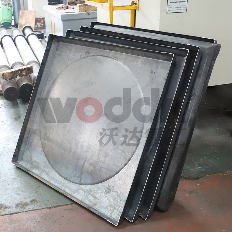 500噸不銹鋼水箱板液壓機(jī) 500噸不銹鋼水箱板液壓機(jī)