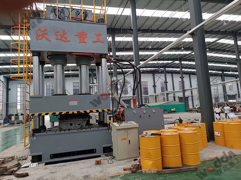 800噸汽車配件液壓機(jī) 800噸汽車配件液壓機(jī)