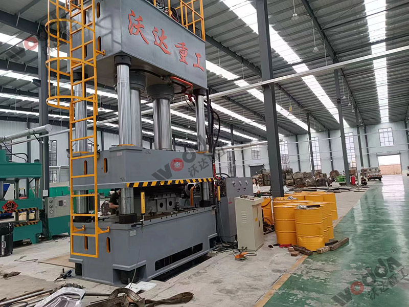 800噸汽車配件液壓機(jī) 800噸汽車配件液壓機(jī)