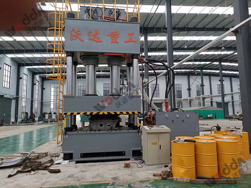 800噸汽車配件液壓機(jī) 800噸汽車配件液壓機(jī)