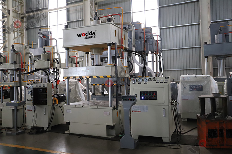 四柱液壓機(jī) 四柱液壓機(jī)