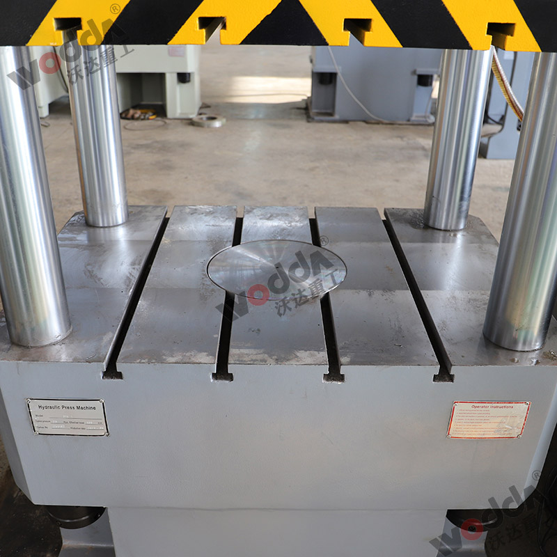 滕州液壓機(jī)細(xì)節(jié) 滕州液壓機(jī)細(xì)節(jié)