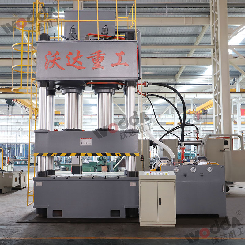 800噸三梁四柱液壓機(jī) 800噸三梁四柱液壓機(jī)