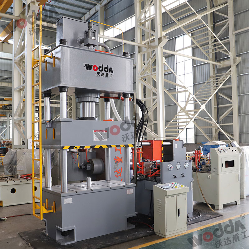 200噸三梁四柱液壓機(jī) 200噸三梁四柱液壓機(jī)