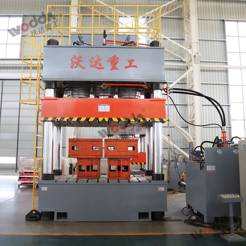 1000噸油壓機(jī) 1000噸油壓機(jī)