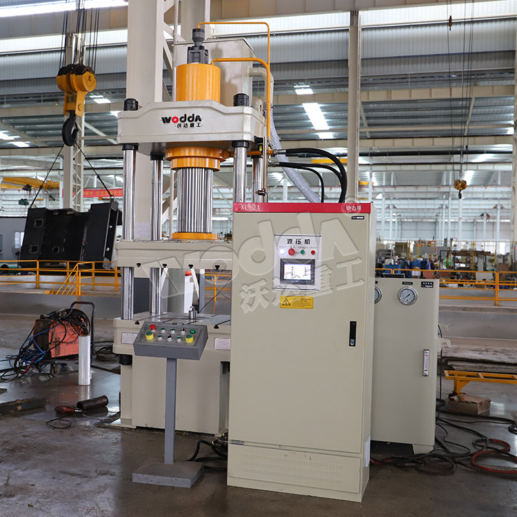 200噸玻璃鋼電纜支架成型液壓機(jī).jpg 200噸玻璃鋼電纜支架成型液壓機(jī).jpg