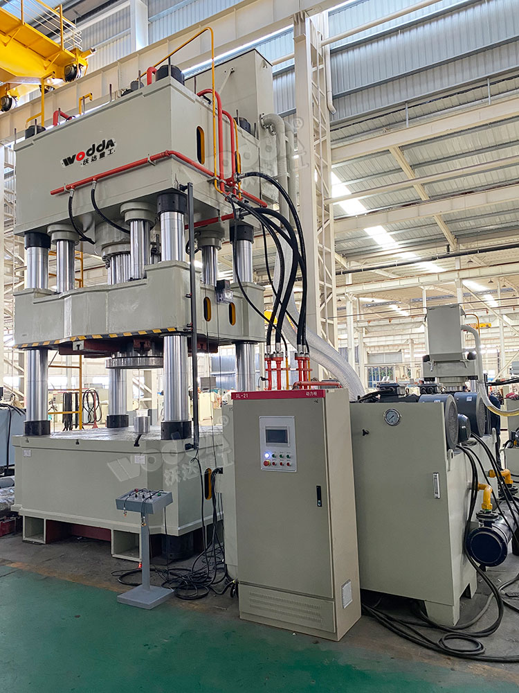 1750噸封頭拉伸液壓機(jī) 1750噸封頭拉伸液壓機(jī)