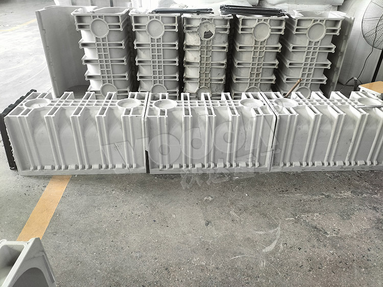 模壓成型SMC溝槽產(chǎn)品 模壓成型SMC溝槽產(chǎn)品