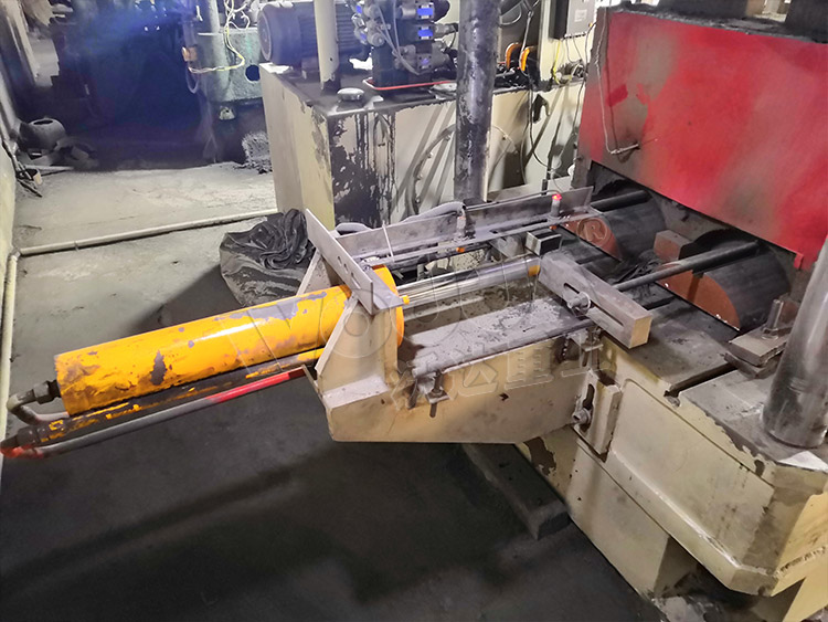 剎車(chē)片液壓機(jī)