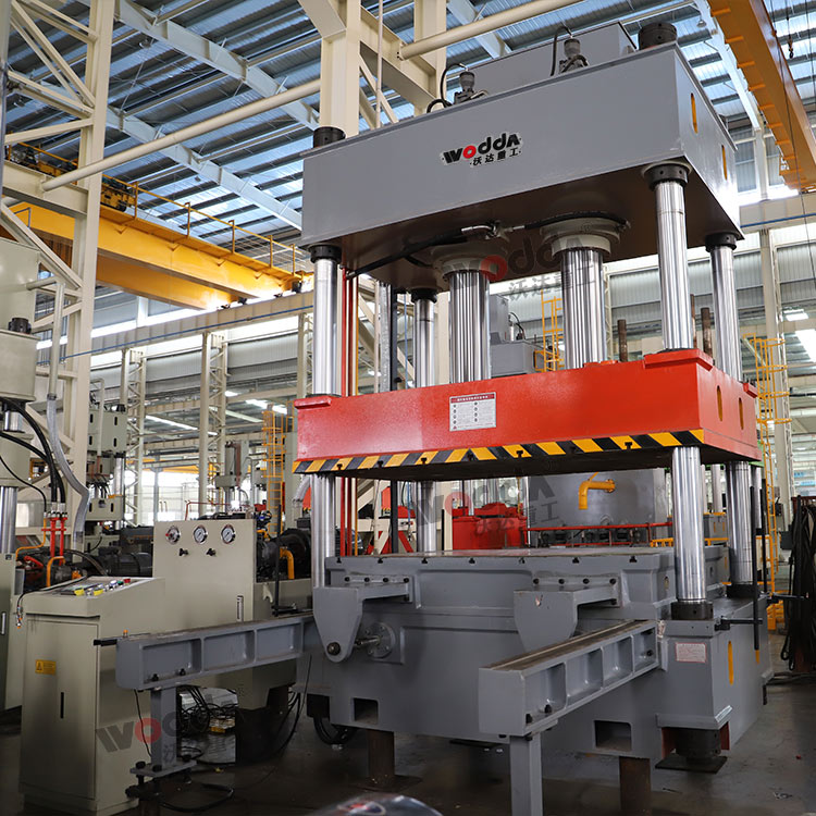 315噸液壓機(jī)帶移動工作臺 315噸液壓機(jī)帶移動工作臺