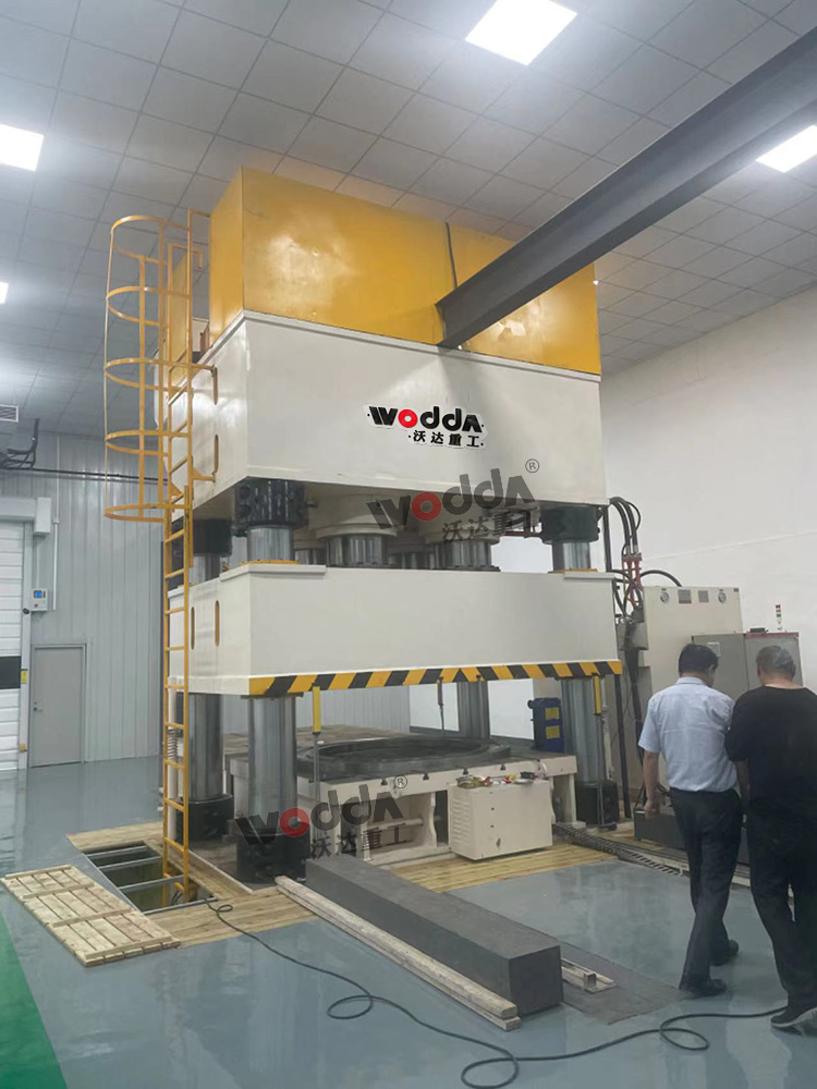 3000噸粉末成型壓力機(jī)客戶(hù)現(xiàn)場(chǎng) 3000噸粉末成型壓力機(jī)客戶(hù)現(xiàn)場(chǎng)