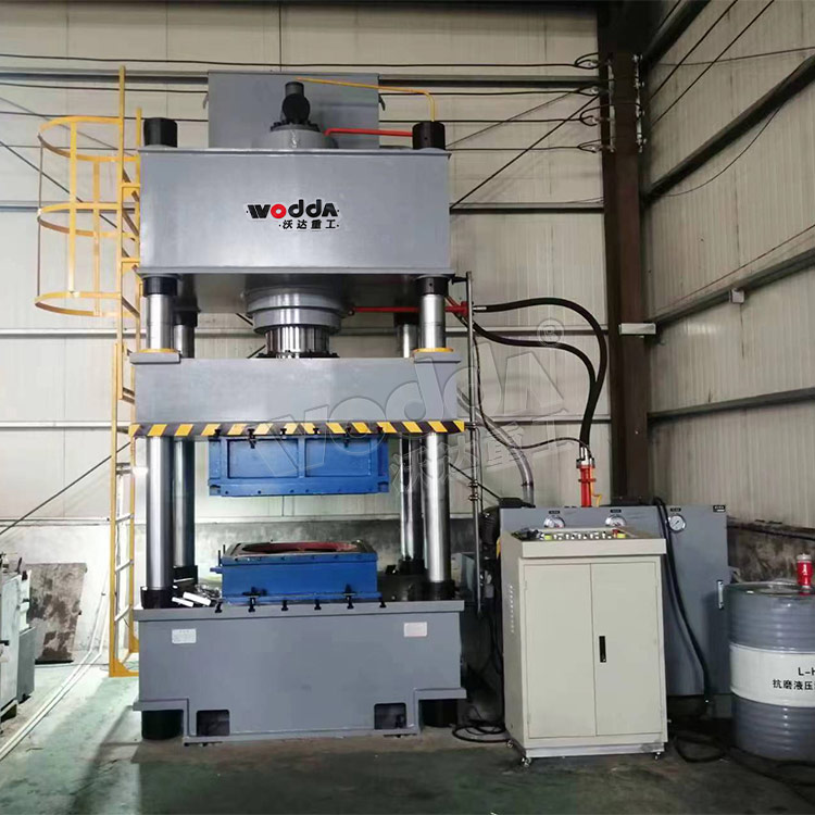 500噸不銹鋼水箱板拉伸液壓機(jī)客戶現(xiàn)場 500噸不銹鋼水箱板拉伸液壓機(jī)客戶現(xiàn)場