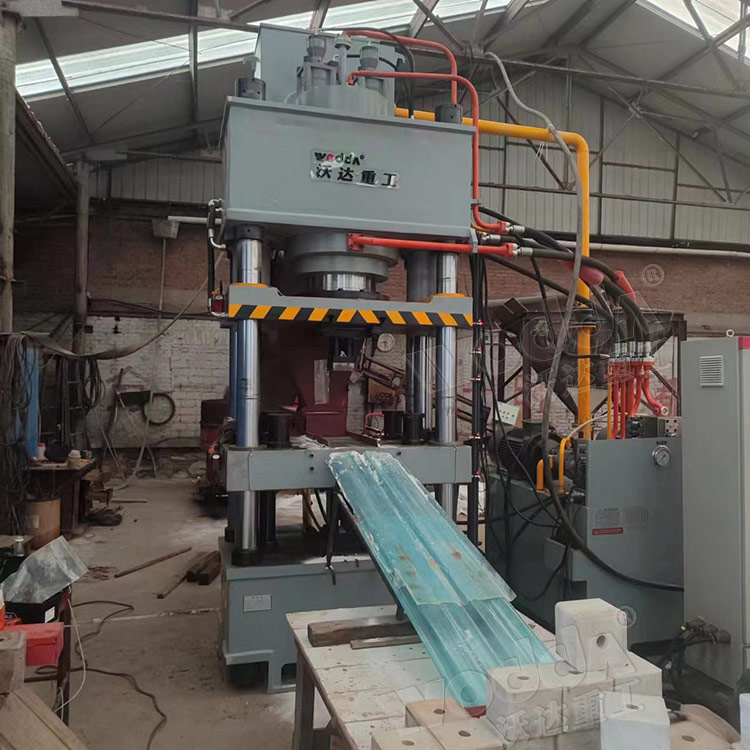 5公斤鹽磚液壓機(jī)客戶現(xiàn)場(chǎng) 5公斤鹽磚液壓機(jī)客戶現(xiàn)場(chǎng)