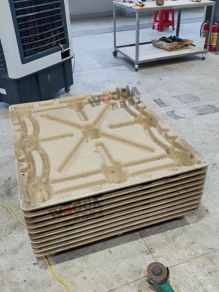 木屑托盤(pán)壓制成型