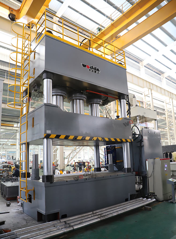 2000噸復合材料成型液壓機 2000噸復合材料成型液壓機