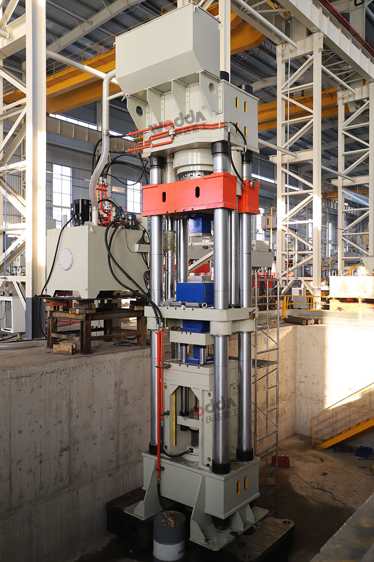 莫來(lái)石匣缽液壓機(jī)車間試機(jī) 莫來(lái)石匣缽液壓機(jī)車間試機(jī)