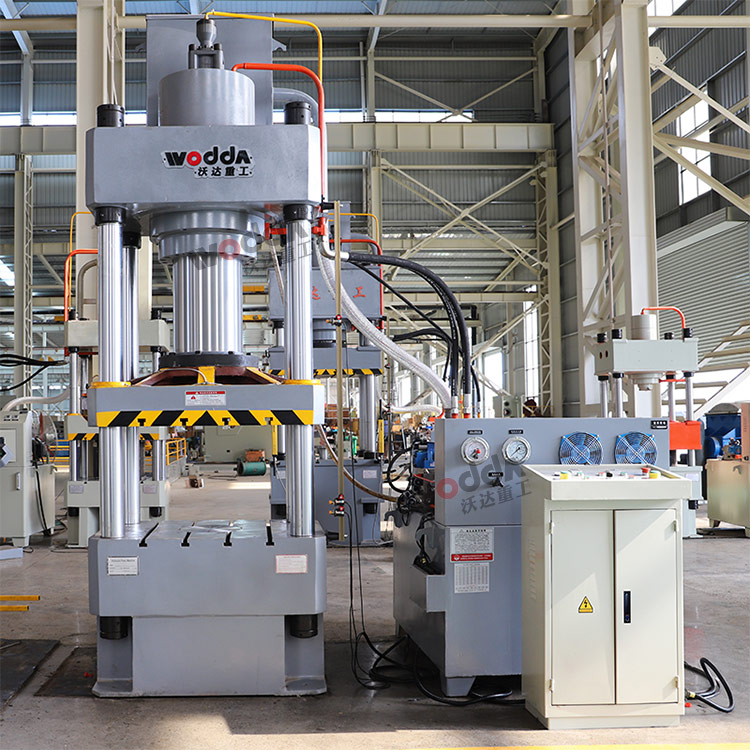 315噸三梁四柱液壓機(jī)(鑄造件) 315噸三梁四柱液壓機(jī)(鑄造件)