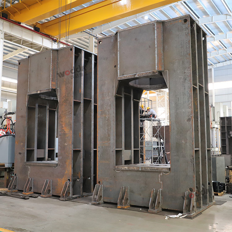 2500噸框架式液壓機(jī)機(jī)身 2500噸框架式液壓機(jī)機(jī)身