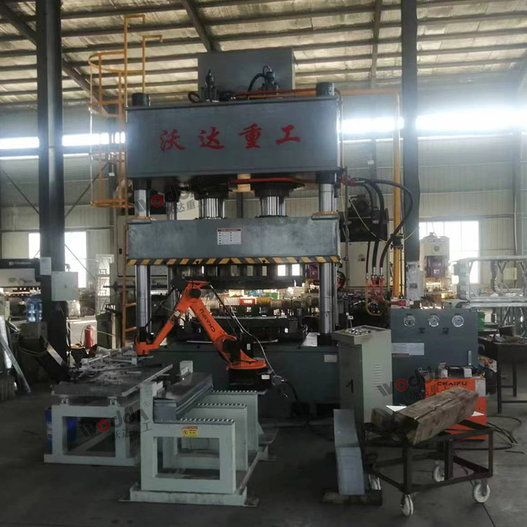 汽車配件成型液壓機(jī)客戶現(xiàn)場(chǎng) 汽車配件成型液壓機(jī)客戶現(xiàn)場(chǎng)