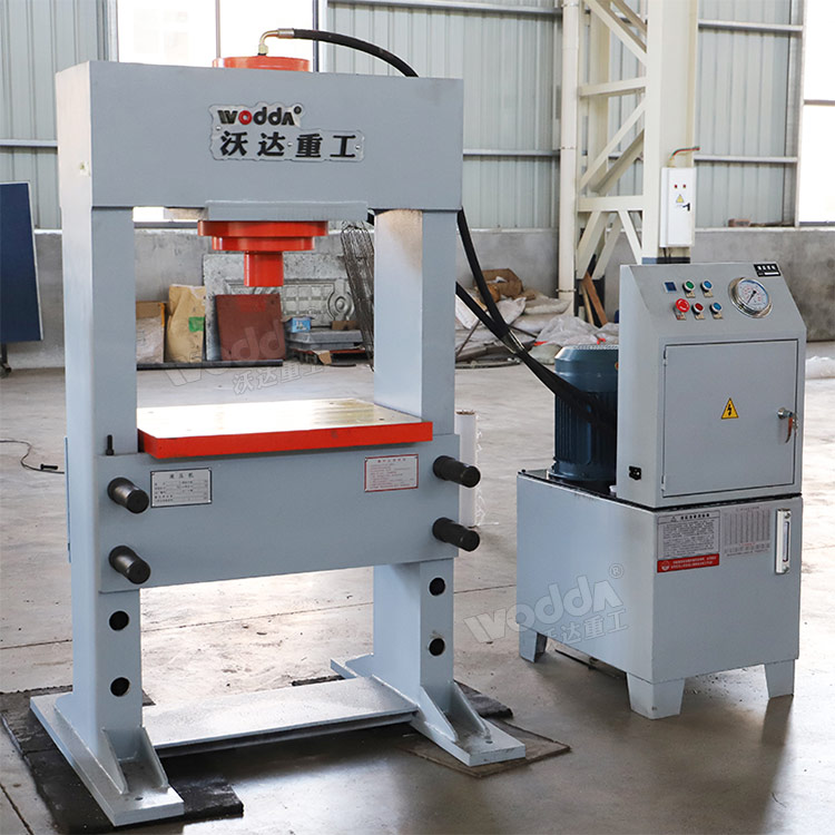 100噸龍門(mén)油壓機(jī)