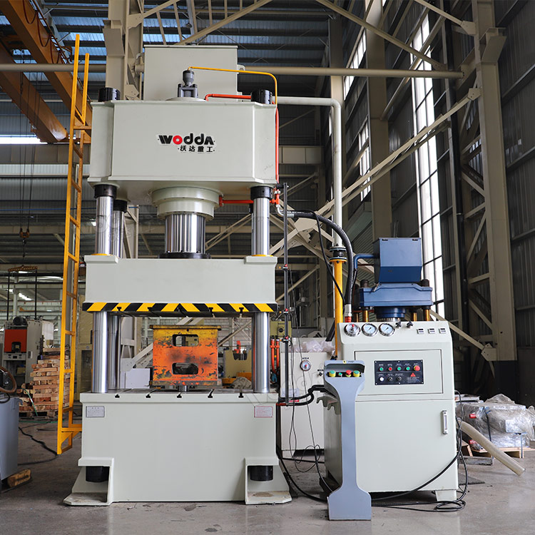 三梁四柱液壓機 三梁四柱液壓機