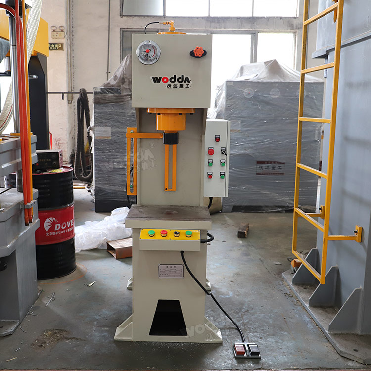 40噸單柱液壓機(jī) 40噸單柱液壓機(jī)