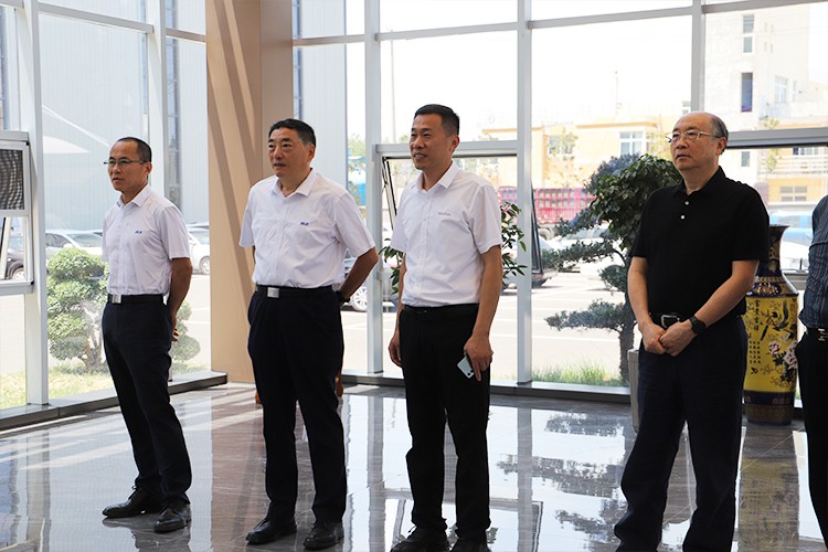 濟(jì)南二機(jī)領(lǐng)導(dǎo) 濟(jì)南二機(jī)領(lǐng)導(dǎo)