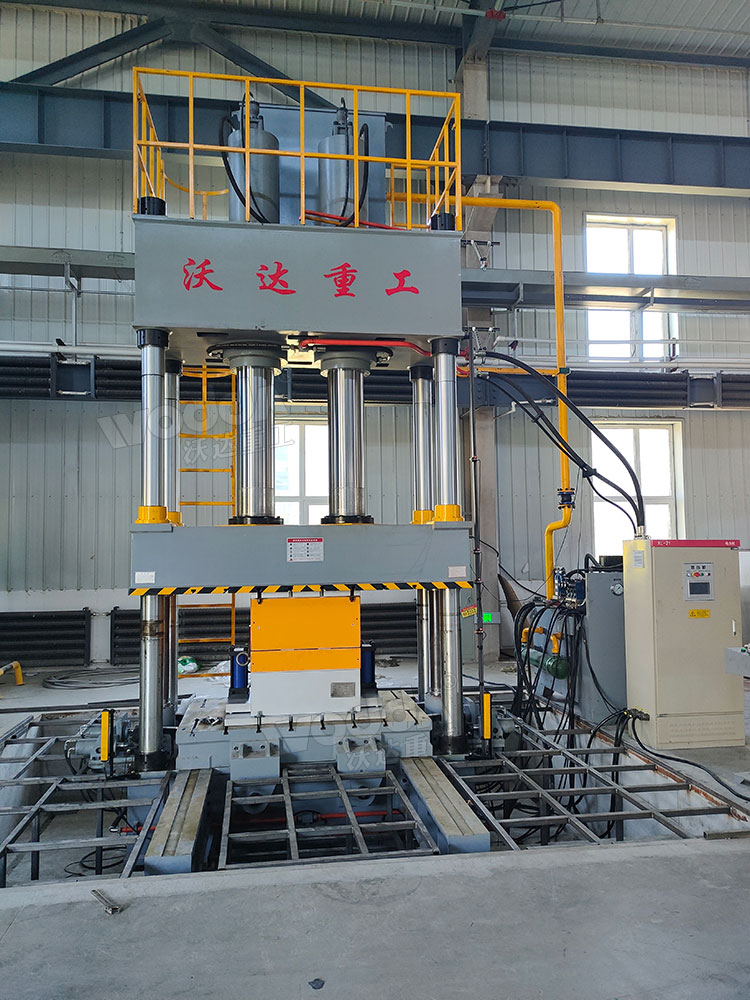 500噸防彈頭盔成型液壓機客戶現(xiàn)場 500噸防彈頭盔成型液壓機客戶現(xiàn)場