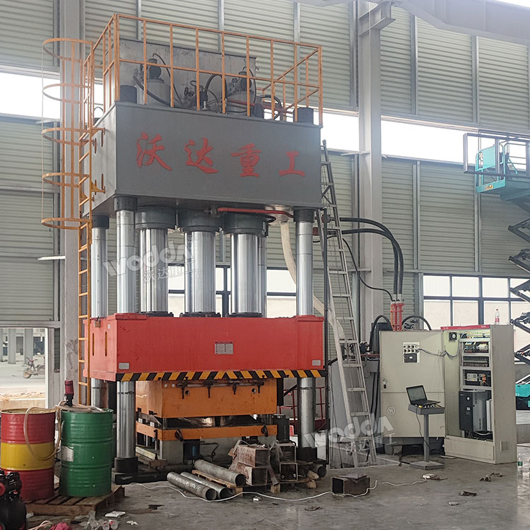 1500噸復合材料模壓機 1500噸復合材料模壓機