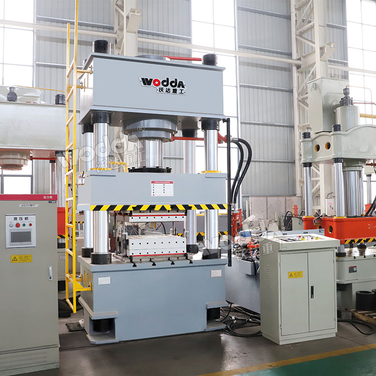 630噸熱壓成型液壓機(jī)