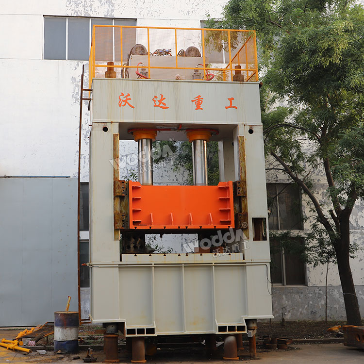 500噸框架式油壓機(jī) 500噸框架式油壓機(jī)