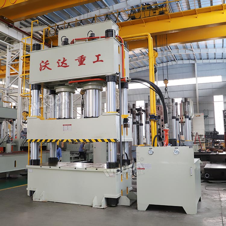 100噸三梁四柱液壓機(jī) 100噸三梁四柱液壓機(jī)