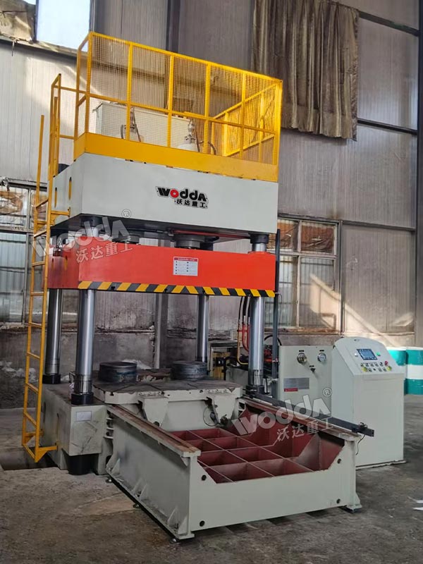 315噸移動工作臺液壓機(jī) 315噸移動工作臺液壓機(jī)