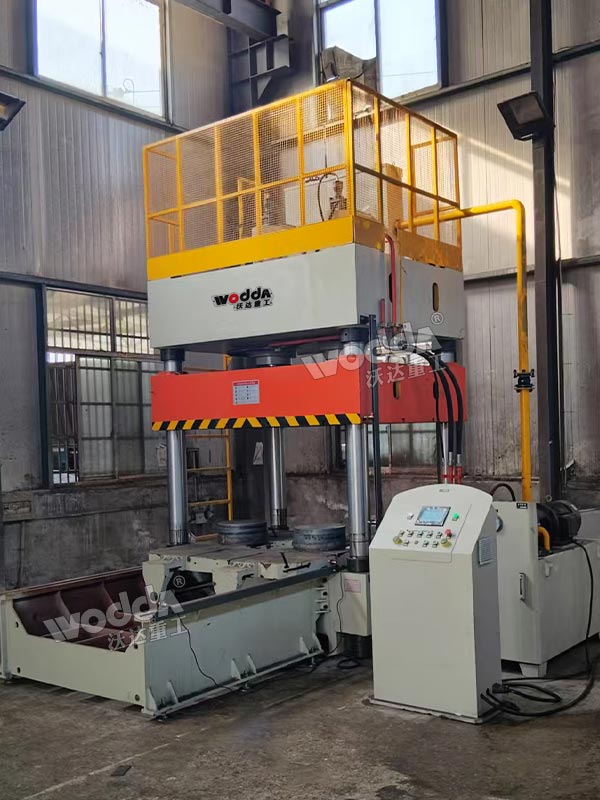 315噸三梁四柱液壓機(jī) 315噸三梁四柱液壓機(jī)