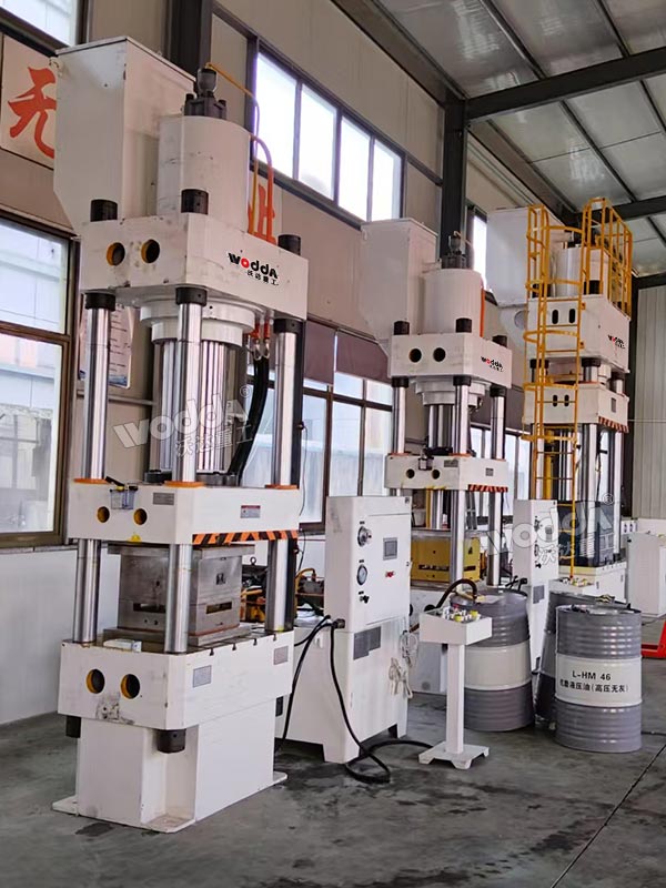 315噸三梁四柱液壓機 315噸三梁四柱液壓機