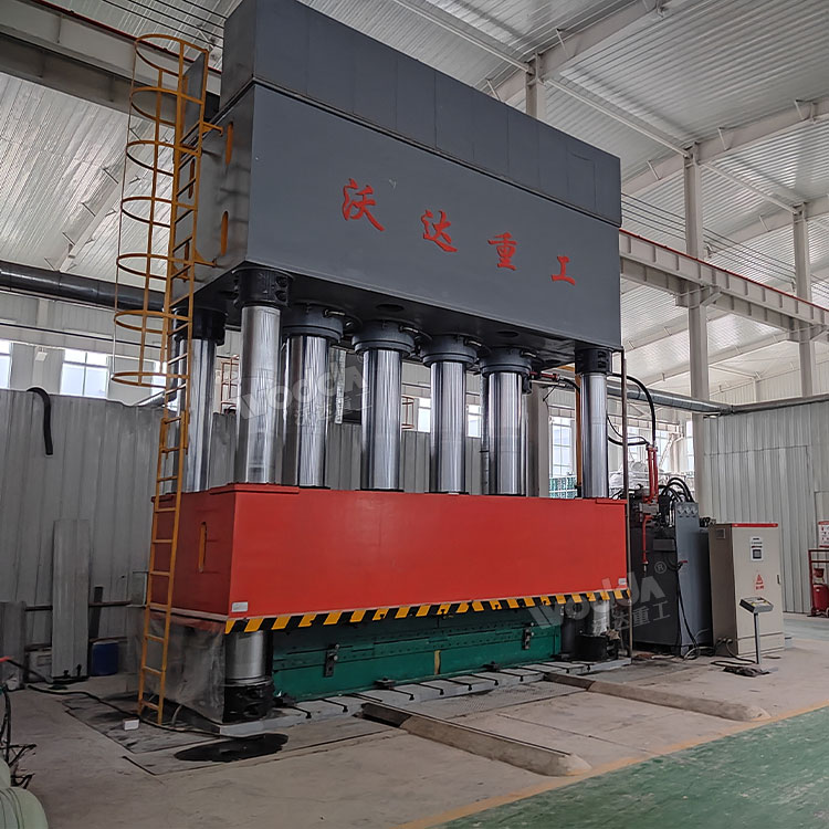 2500噸玻璃鋼防腐板成型液壓機(jī) 2500噸玻璃鋼防腐板成型液壓機(jī)