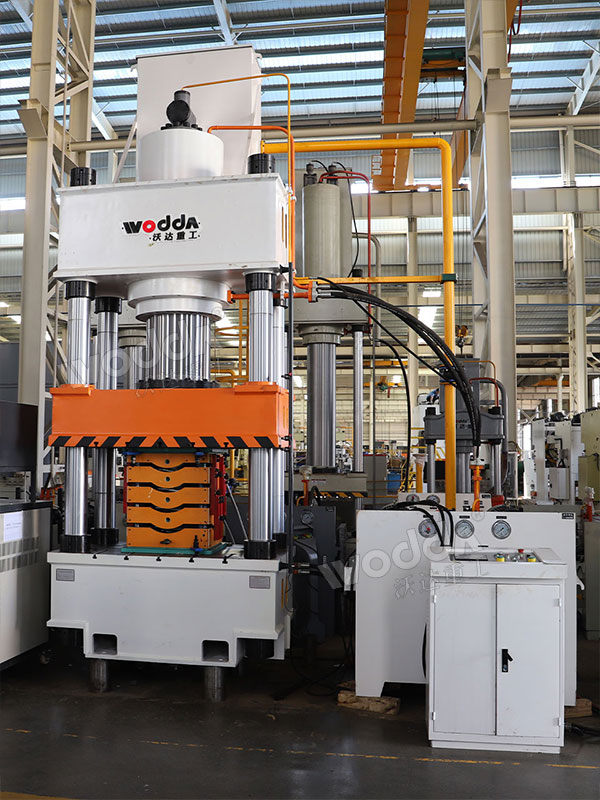 630噸四柱液壓機 630噸四柱液壓機