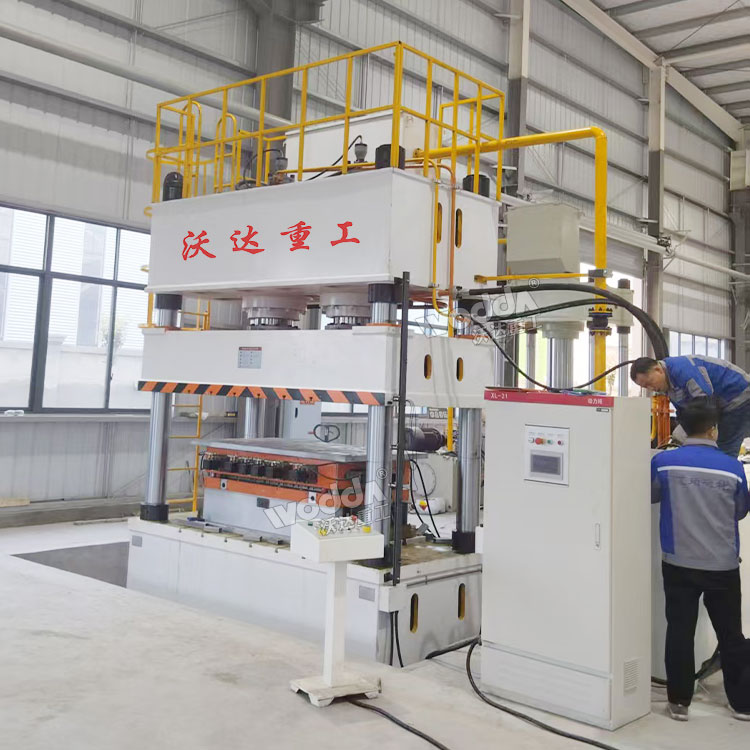 630噸玻璃鋼制品液壓機(jī) 630噸玻璃鋼制品液壓機(jī)