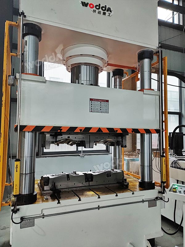 500噸四柱液壓機 500噸四柱液壓機