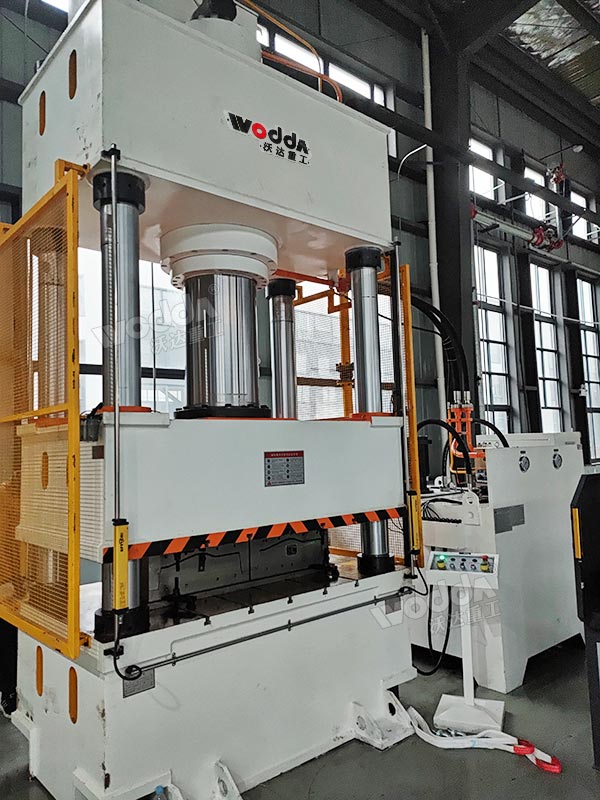 500噸模壓汽車風(fēng)管保護套成型機 500噸模壓汽車風(fēng)管保護套成型機