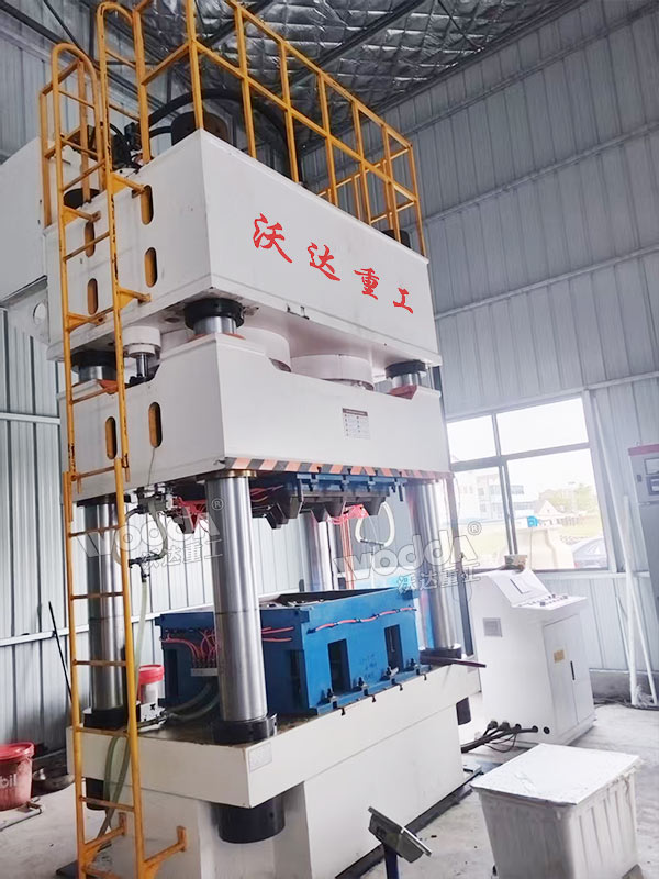 1600噸四柱液壓機(jī)