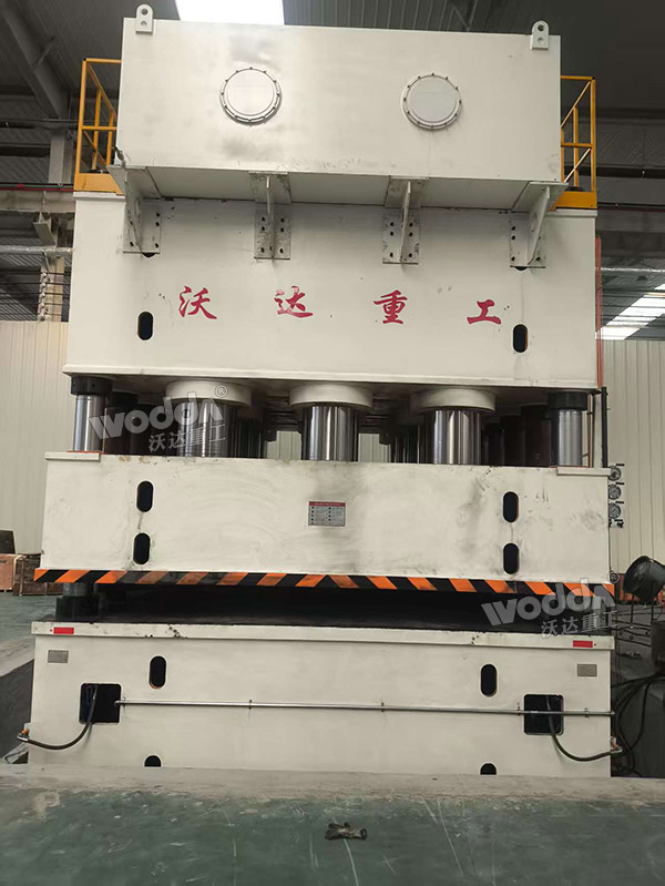 6000噸聚丙烯壓濾板成型液壓機 6000噸聚丙烯壓濾板成型液壓機