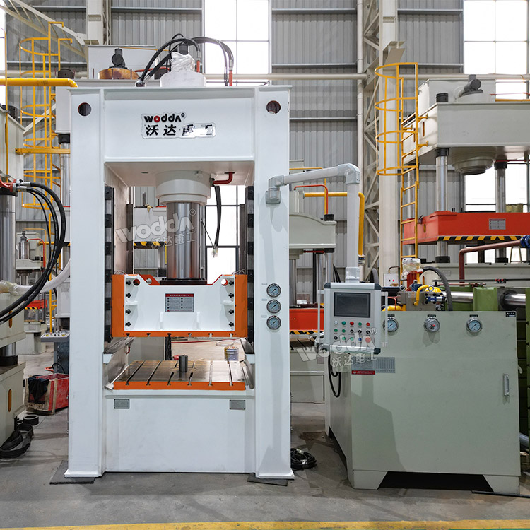 315噸框架式液壓機(jī) 315噸框架式液壓機(jī)