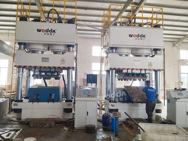 1600噸木屑托盤(pán)液壓機(jī)