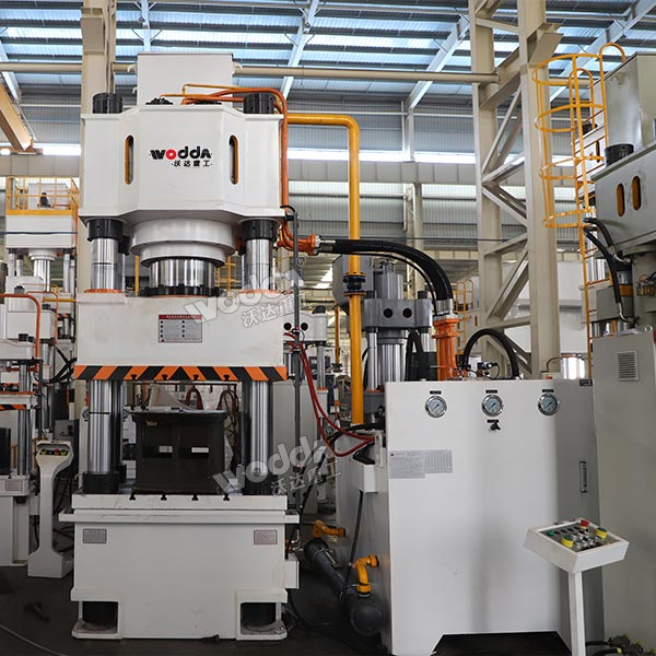 500噸四柱液壓機(jī) 500噸四柱液壓機(jī)