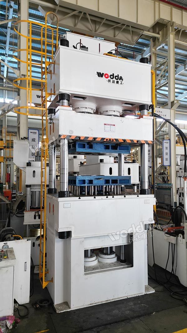 630噸不銹鋼水槽拉伸液壓機(jī) 630噸不銹鋼水槽拉伸液壓機(jī)