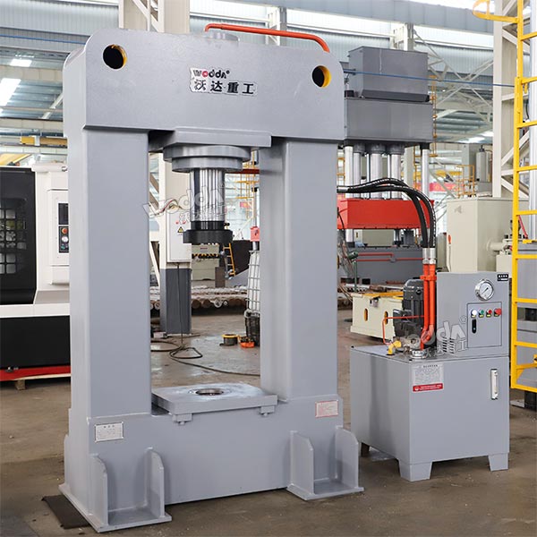 200噸龍門油壓機 200噸龍門油壓機